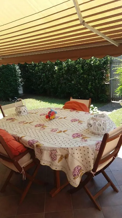 Sole Mare Versilia Cinquale 0*,  Italy